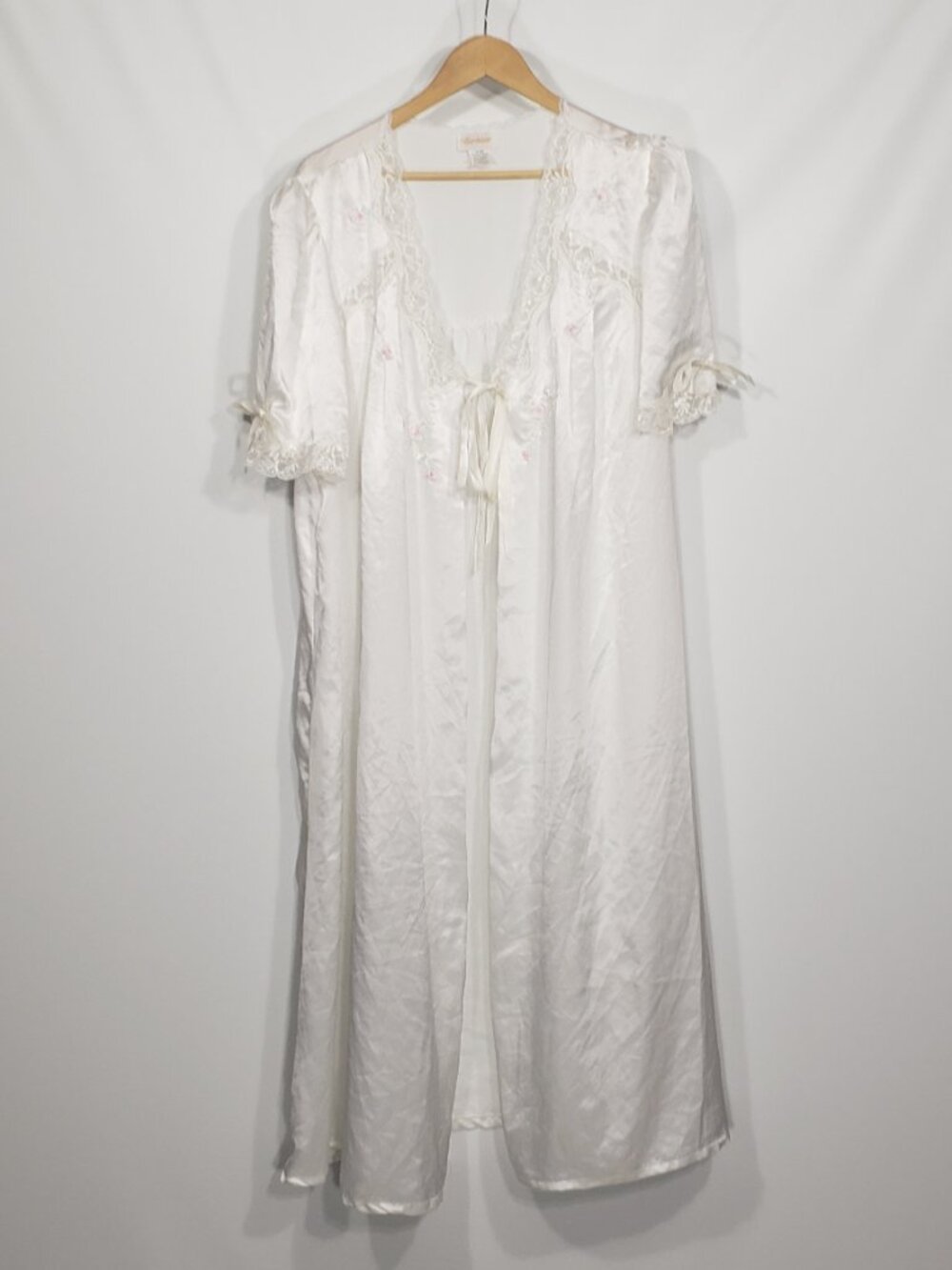 Vintage Barbizon Robe Peignoir  White Lace Trim  Pink Embroidered Roses XL